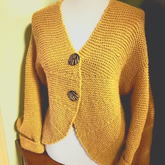 VTG Hand Knitted Acrylic Mary Maxim Pattern Gold Sweater - Picture 1 of 7